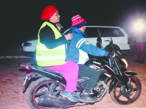 Con palos y cachiporras, los vecinos atrapan a malandros