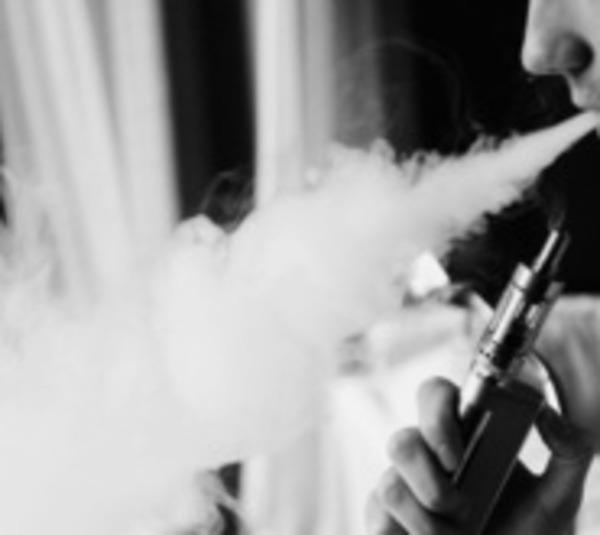 Hospitalizan a 14 jóvenes por el 'vape' - Paraguay.com