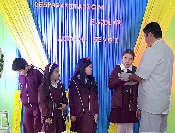 Unos 5400 alumnos de Pilar participaron de campaña de desparasitación