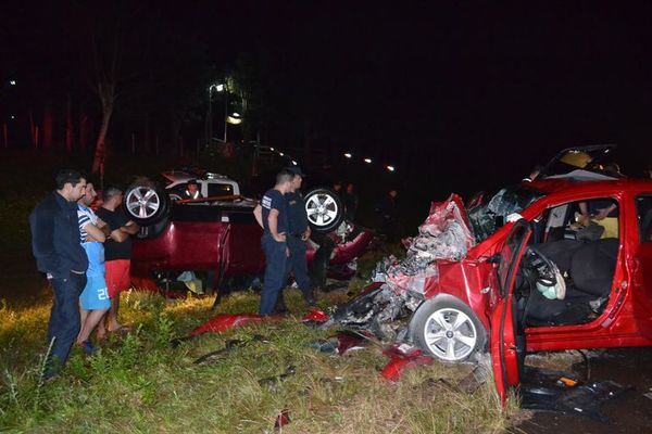 Cuatro fallecidos tras choque frontal en Misiones  - Nacionales - ABC Color