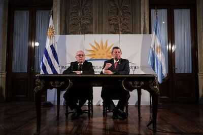 Uruguay y Argentina abogan por “vida institucional” de Paraguay - Mundo - ABC Color