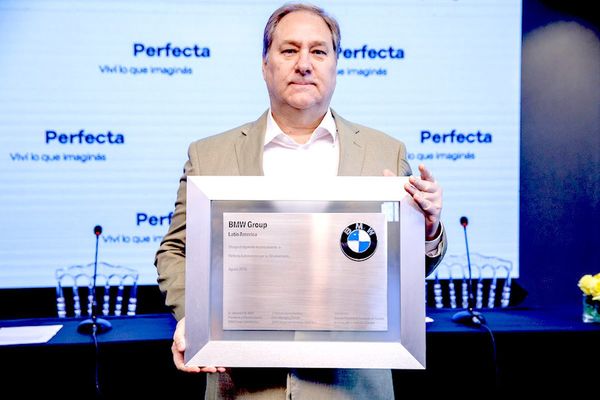 Concesionaria celebra 50 años en el mercado