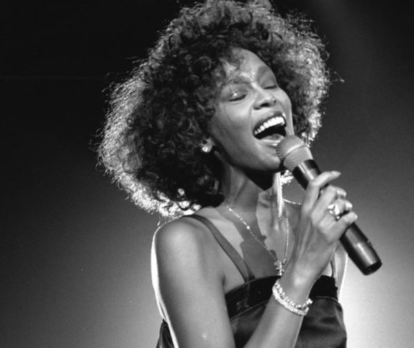Un día como hoy, Whitney Houston cumpliría 56 años.
