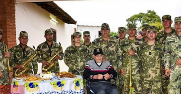 Chacore apagó sus ¡104 velitas!