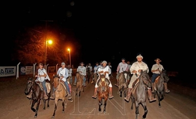 HOY / Innovador evento marca un hito histórico en caballos criollos