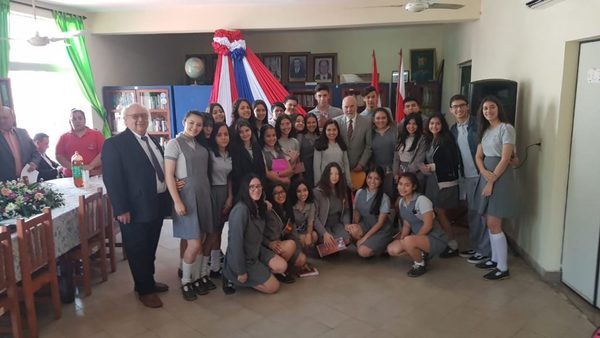 "Ñemongueta Guasu" por aniversario de la biblioteca municipal | San Lorenzo Py