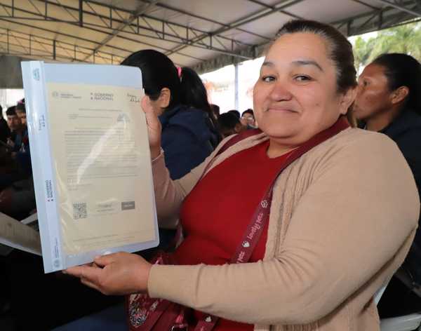 Gobierno entrega 1.000 subsidios habitacionales a familias en situación de vulnerabilidad | .::Agencia IP::.