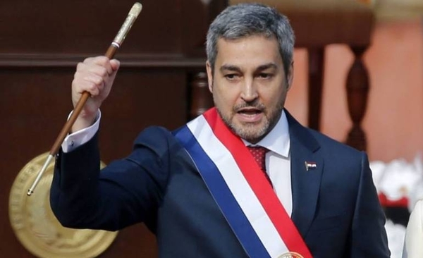 HOY / Sociedad de Economia Política aplaza a gobierno de Abdo en su primer año de gestión