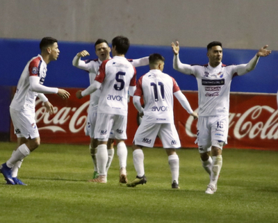 Con un golazo del Pinti Álvarez, Nacional golpea a Libertad