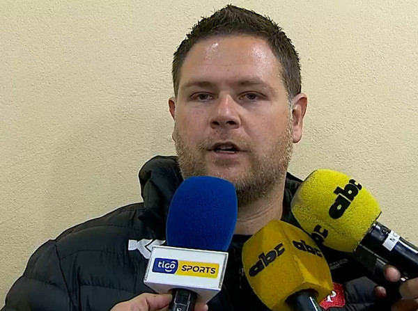Daniel Farrar, contento por el punto de oro para River