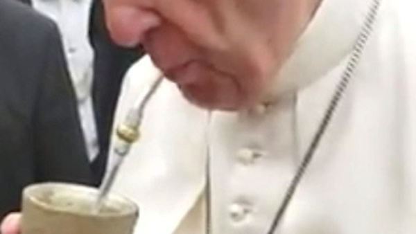Guampa que tocó el Papa se volverá reliquia familiar