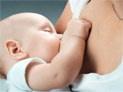 Leche materna beneficia a la salud y economía del país