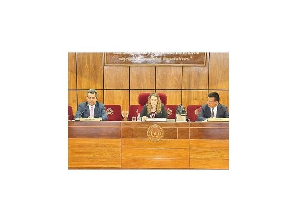 Abogado insiste con echar a Vallejo por presuntamente discriminar a masones