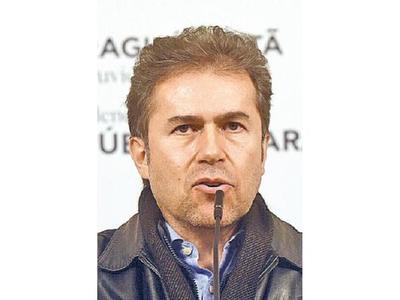 Piden a Castiglioni que aún no ocupe su banca en el Senado