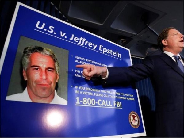 Hallan sin vida a Jeffrey Epstein, acusado de tráfico sexual a menores