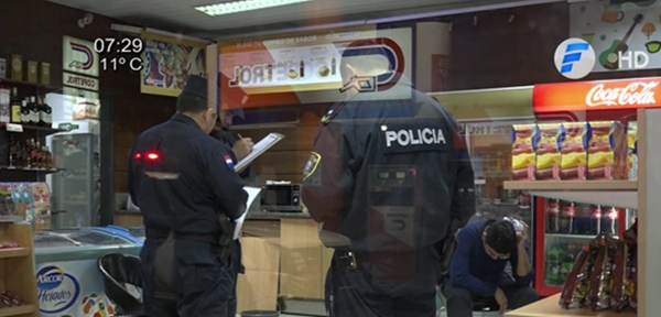 Golpean a empleados y se llevan recaudación de estación de servicios | Noticias Paraguay