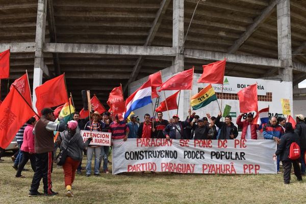 Larga marcha para pedir el cambio del Gobierno - Nacionales - ABC Color