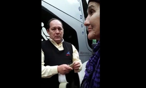 Guarda de La Ovetense bajó a anciana no vidente porque no tenía para su pasaje - ADN Paraguayo
