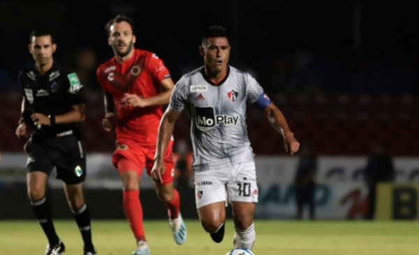 HOY / Otra vez Martínez con un gol que vale un triunfo