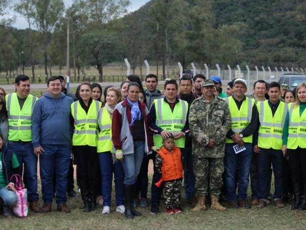 Ciudadanos se unen para limpiar trayecto de Paraguarí-Piribebuy