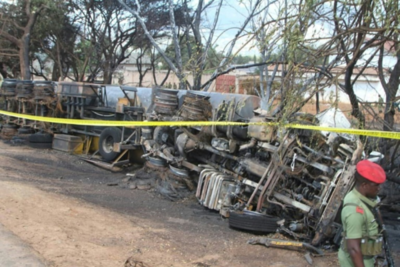 Más de 60 fallecidos en la explosión de un camión cisterna