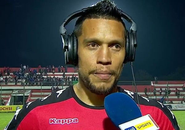 Wilson Quiñonez se hace figura ante Capiatá