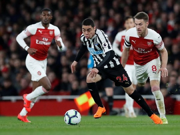 El Newcastle de Almirón debuta en la Premier