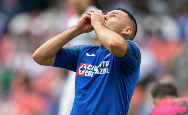 HOY / Aguilar y Escobar ganan en México con el Cruz Azul