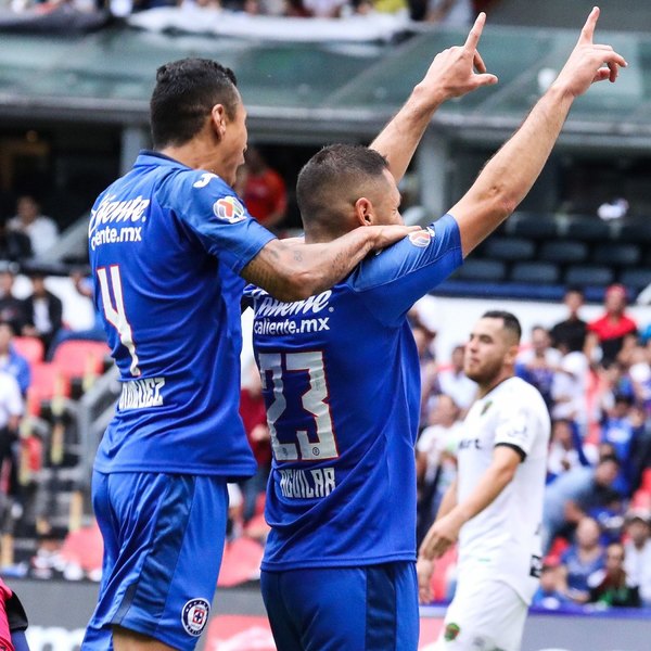 Aguilar sentenció el triunfo del Cruz Azul