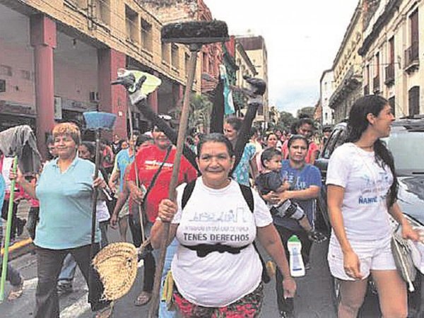 Fuga de más de 1.000 domésticos de registros del IPS, tras nueva ley