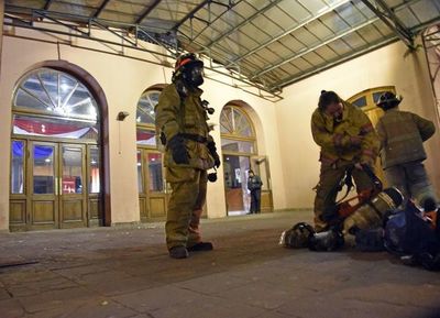 Gas tóxico causó susto  en el Teatro Municipal - Judiciales y Policiales - ABC Color