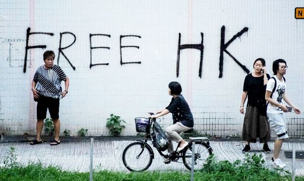Familias de Hong Kong marchan por democracia - Internacionales - ABC Color
