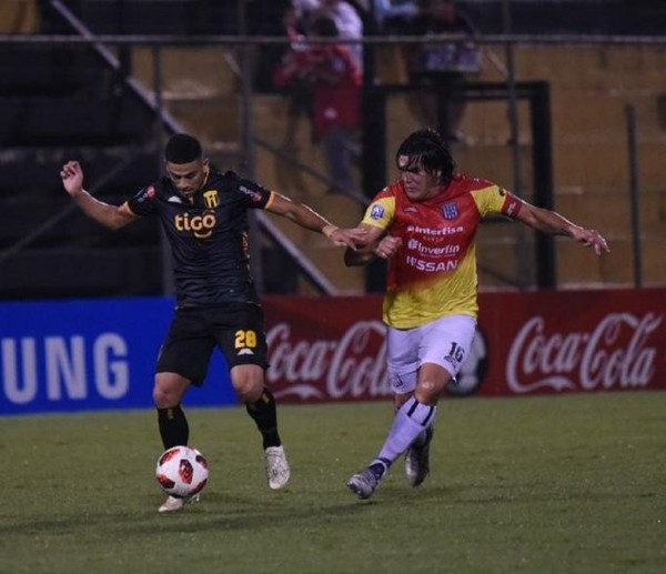 Guaraní y Santaní, duelo de necesitados