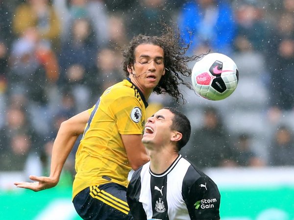 El Newcastle de Almirón no pudo ante el Arsenal
