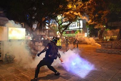 Incidentes durante nueva y masiva marcha prodemocracia en Hong Kong