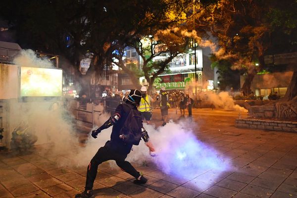 Incidentes durante nueva y masiva marcha prodemocracia en Hong Kong