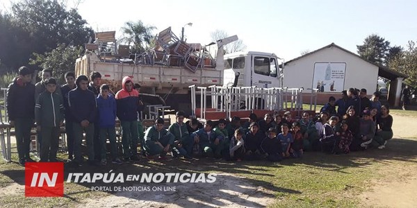 MUNICIPALIDAD ENTREGÓ MOBILIARIOS EN ESCUELAS DE SAN PEDRO DEL PARANÁ.