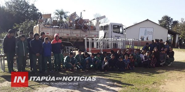 MUNICIPALIDAD ENTREGÓ MOBILIARIOS EN ESCUELAS DE SAN PEDRO DEL PARANÁ.