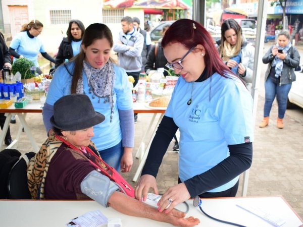 Universitarios brindaron asistencia sanitaria gratuita en Villarrica