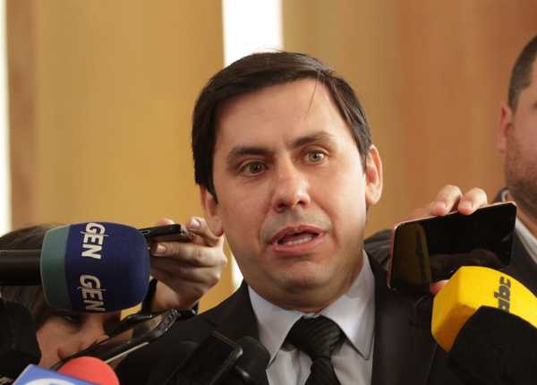 Existen posibilidades para que Paraguay comience a ganar en tema de comercialización de energía, estima consejero | .::Agencia IP::.
