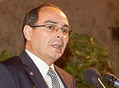 Implicados en acta secreta continúan en funciones