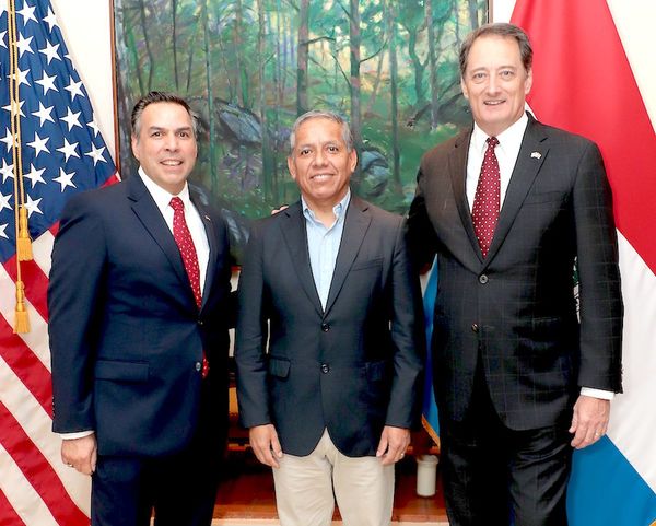 Bienvenida a Joseph E. Salazar