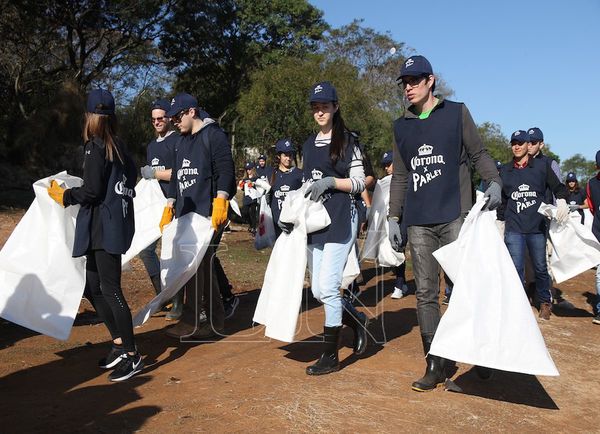 Bahía de Asunción: Voluntarios sacaron 2.003 kilos de basura