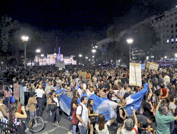Campañas de ataques y descalificaciones mutuas
