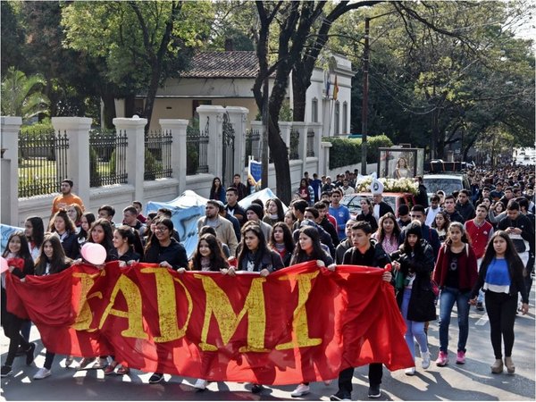 Jóvenes anhelan  políticos católicos  comprometidos con legado de Cristo