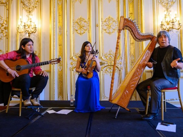 Concierto de Ysando, con  sonidos de arpa paraguaya,  violín y  guitarra