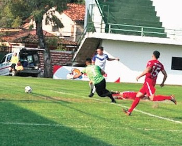 Ameliano deja escapar la chance de acercarse
