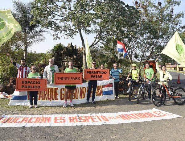 Protesta contra cierre de ciclovía en Parque Guasu - Locales - ABC Color