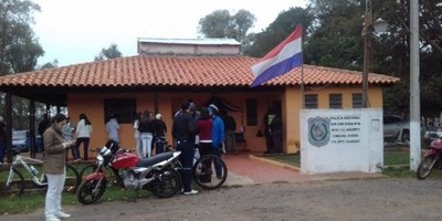 GUARDÓ GS. 5 MILLONES EN SUS PARTES ÍNTIMAS Y CULPÓ A POLICÍAS DE ROBO