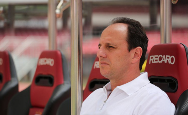 HOY / El recordado Rogério Ceni vuelve a los bancos